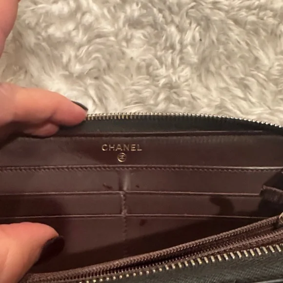 Chanel Black Quilted Leather Wallet - Picture 7 of 17